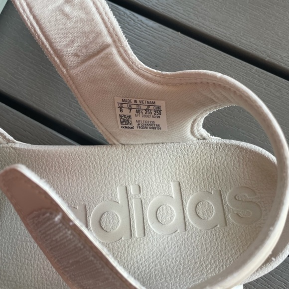 Adidas slides slippers 8 champagne sandals 7.5 - Picture 2 of 11